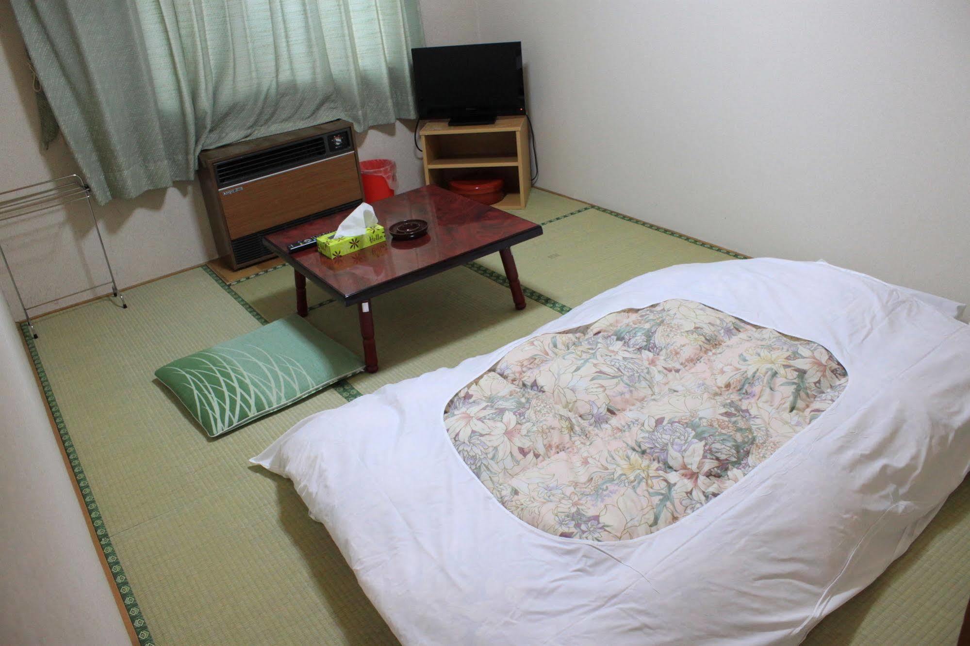 New Hakuginso Hotel NakaNakafurano Buitenkant foto